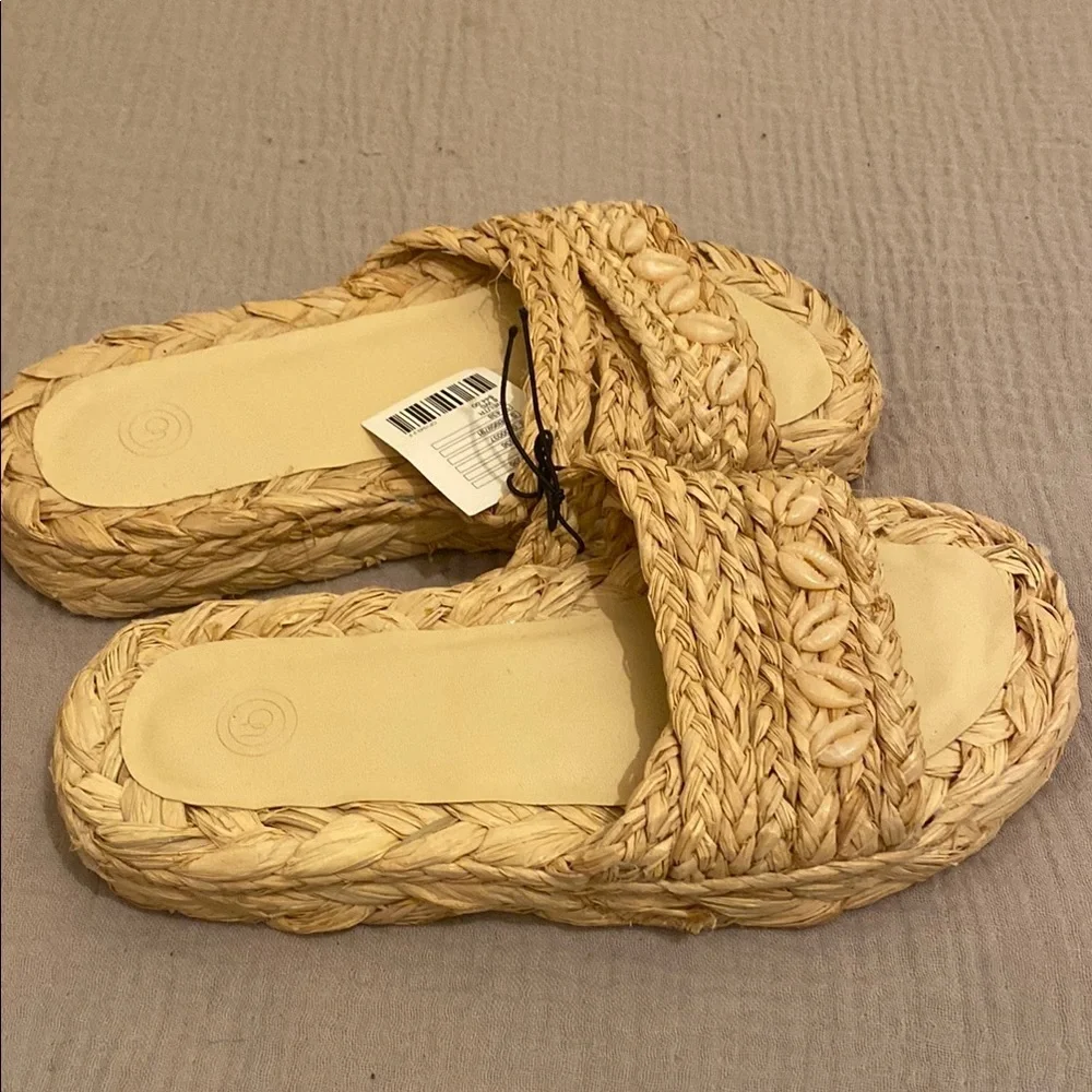 Urban Outfitters Natural Woven Slide Sandals. Size 8 . New